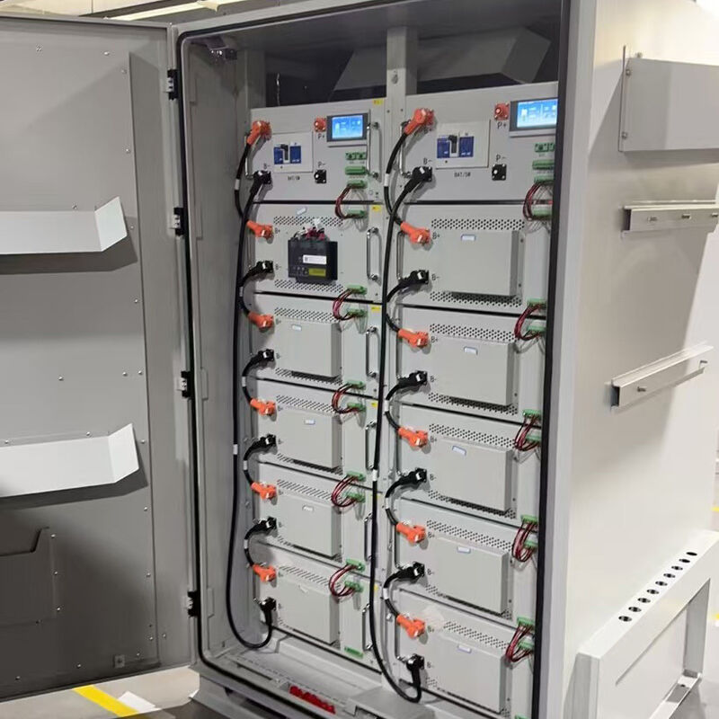 Armário de bateria exterior com células de 3,2 V 314 Ah e 16 kWh de energia nominal com resfriamento de ar industrial