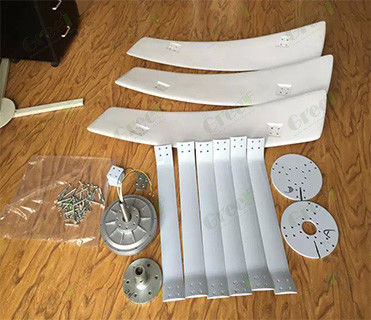 Turbina Eólica de Eixo Vertical GV Adequada para Todas as Condições Climáticas Velocidade de Início do Vento 3 m/s Tensão Opcional 24-380Vac